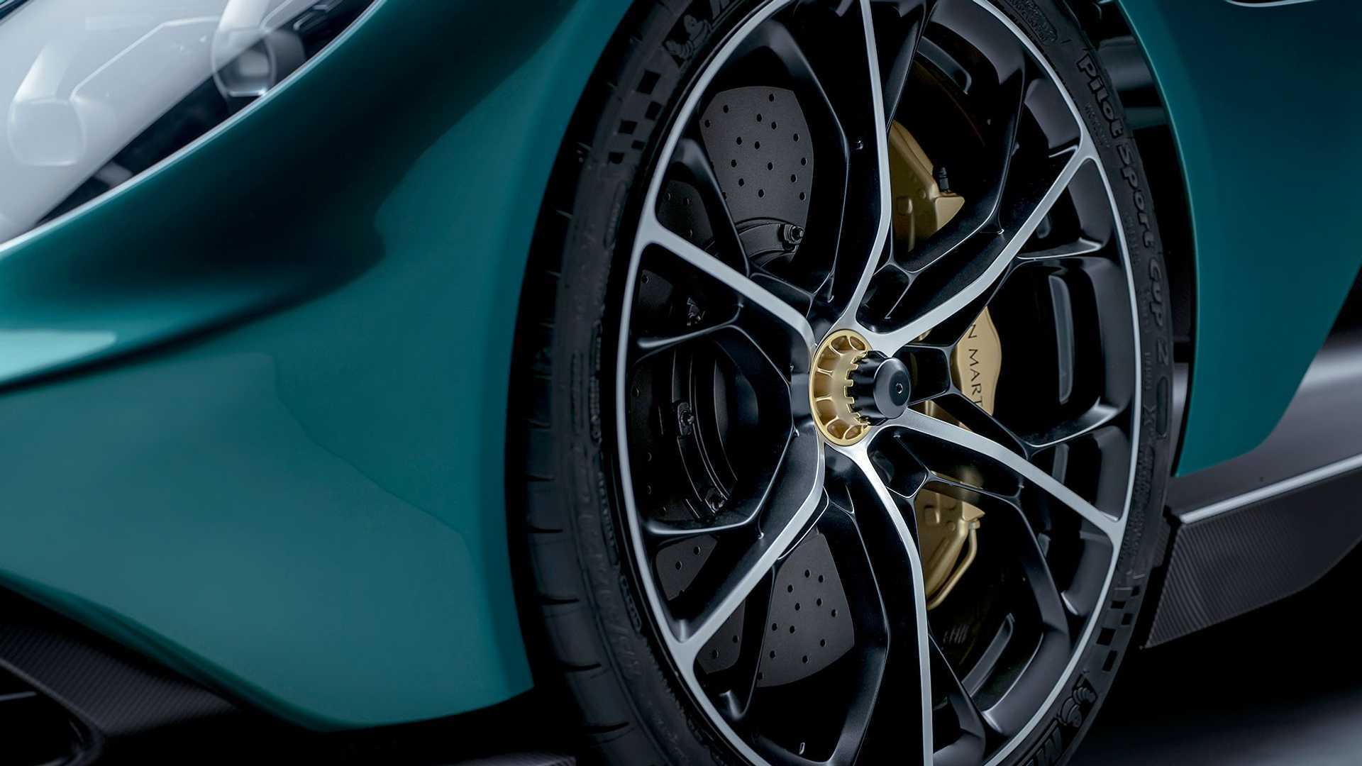 Aston Martin punta all'elettrico